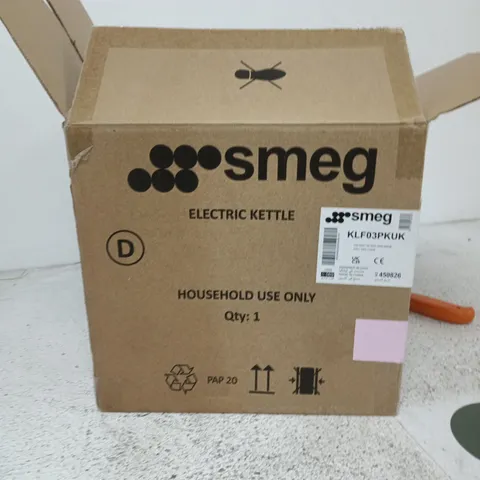 SMEG ELECTRIC KETTLE – BOXED (HOUSEHOLD USE ONLY)