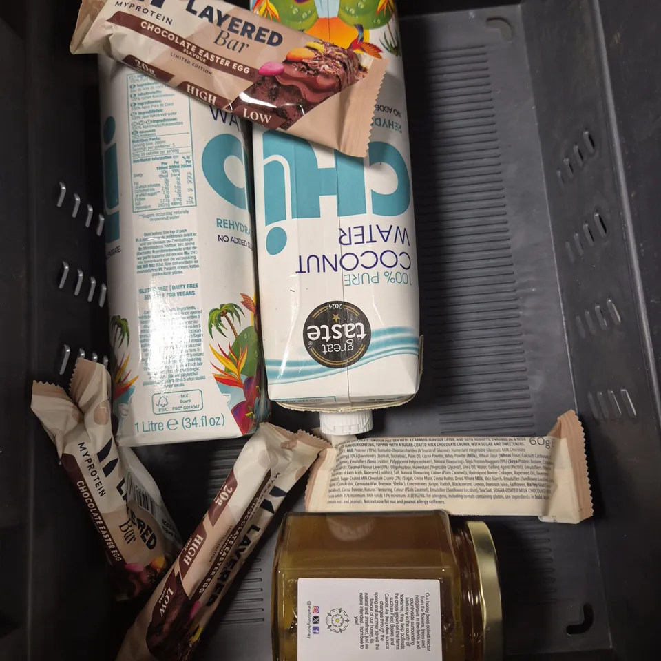 APPROXIMATELY 10 ASSORTED FOOD/DRINK PRODUCTS TO INCLUDE GUILT FREE COOKIES, YORKSHIRE HONEY, COCONUT WATER ETC 