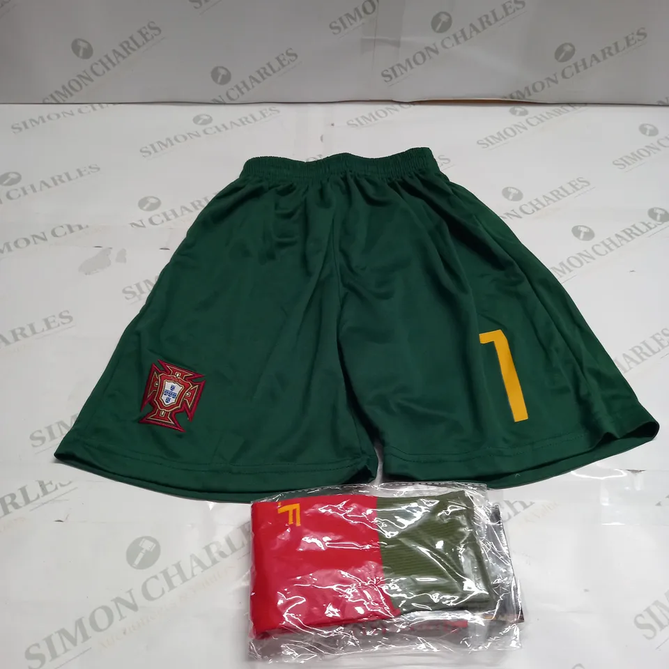 PORTUGAL FC FULL KIT WITH RONALDO 7 ON THE BACK SIZE XS