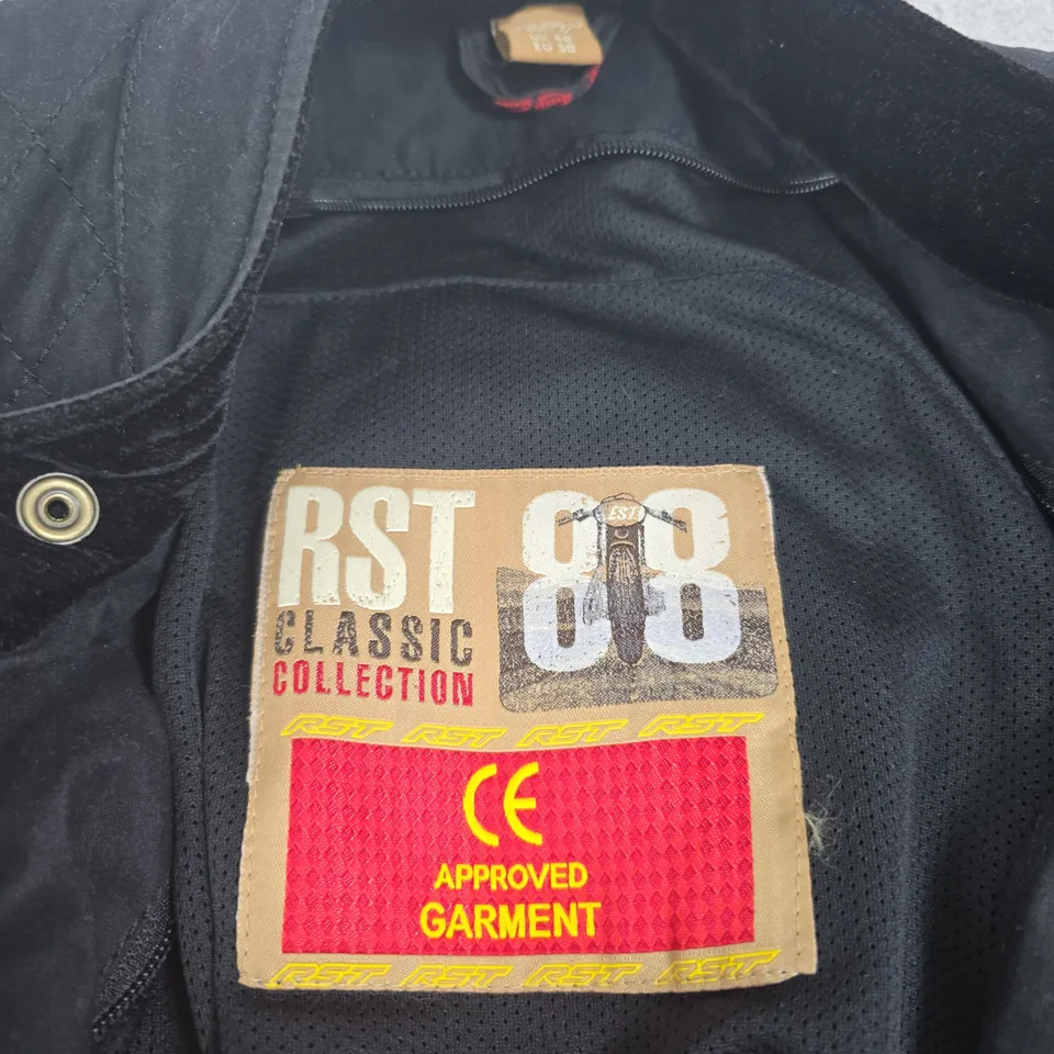RST CLASSIC COLLECTION JACKET – UK 48 (EU 58) BLACK