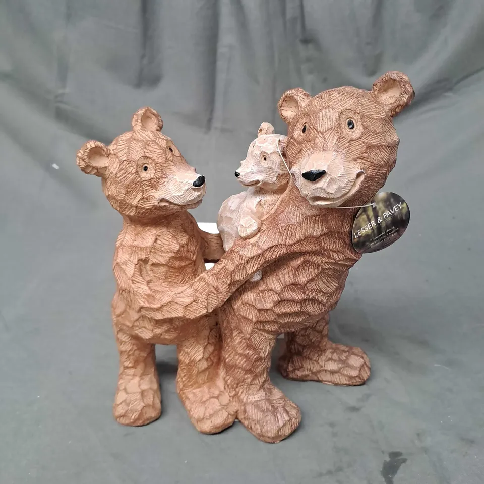 BOXED LEONARDO COLLECTION BEAR DECORATION