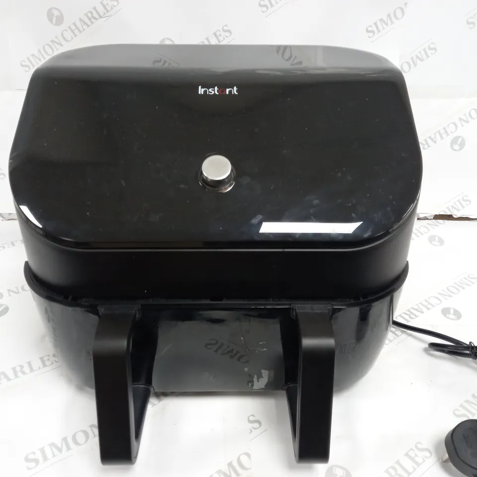 BOXED INSTANT VORTEX PLUS VERSAZONE AIR FRYER 