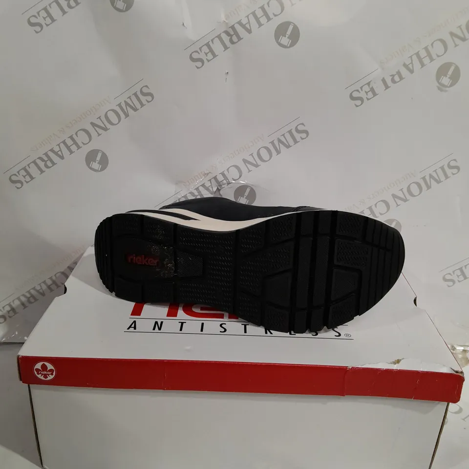 BOXED PAIR OF RIEKER ANTISTRESS WEDGE TRAINERS IN NAVY SIZE 6.5