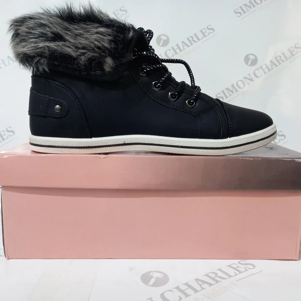 BOXED PAIR OF CORE COLLECTION FAUX FUR LINED SHOES IN BLACK EU SIZE 39