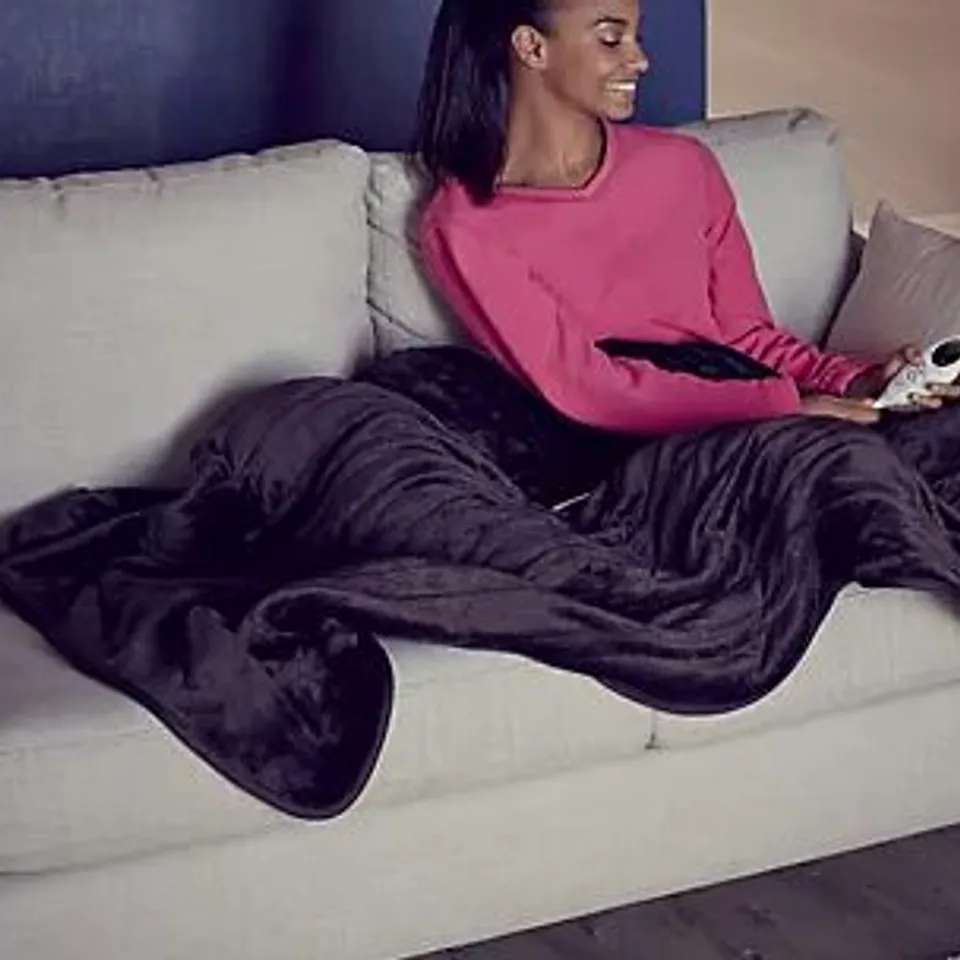 COZEE HOME FAUX FUR AND VELVETSOFT HEATED THROW WITH 9 HEAT SETTINGS 