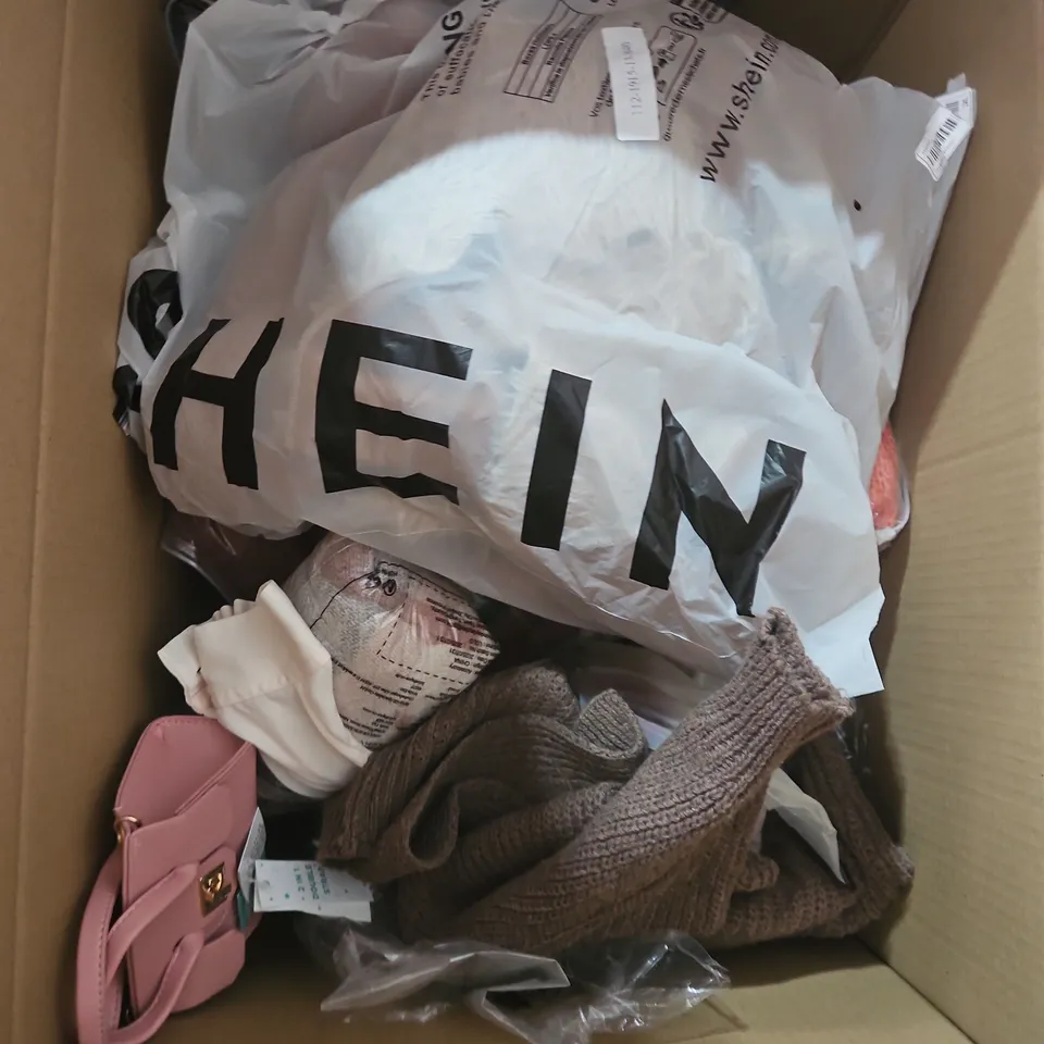 BOX OF APPROXIMATELY 20 ASSORTED CLOTHING ITEMS TO INCLUDE JUMPER, DRESS, CARDIGAN, ETC