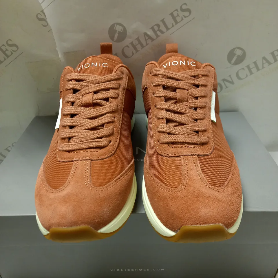 VIONIC DUSTY CEDAR BREILYN TRAINERS - SIZE 5