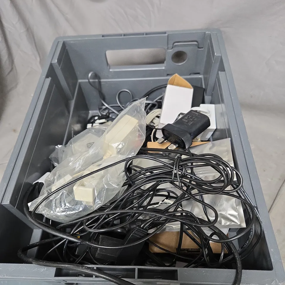 APPROXIMATELY 10 ASSORTED HOUSEHOLD ITEMS TO INCLUDE REMOTE CONTROLS, POWER SUPPLIES, POWER ADAPTERS ETC