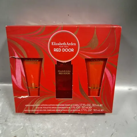 BOXED ELIZABETH ARDEN NEW YORK RED DOOR GIFT SET