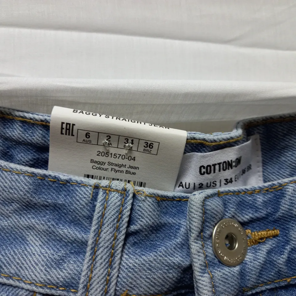BOX OF APPROX 16 BRAND NEW COTTON:ON BAGGY STRAIGHT JEANS - FLYNN BLUE SIZE AUS 6