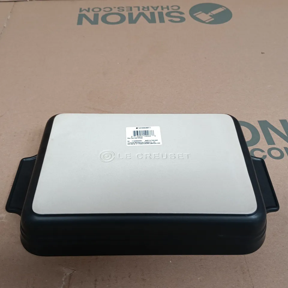 LE CREUSET 25CM RECTANGULAR DISH BLACK