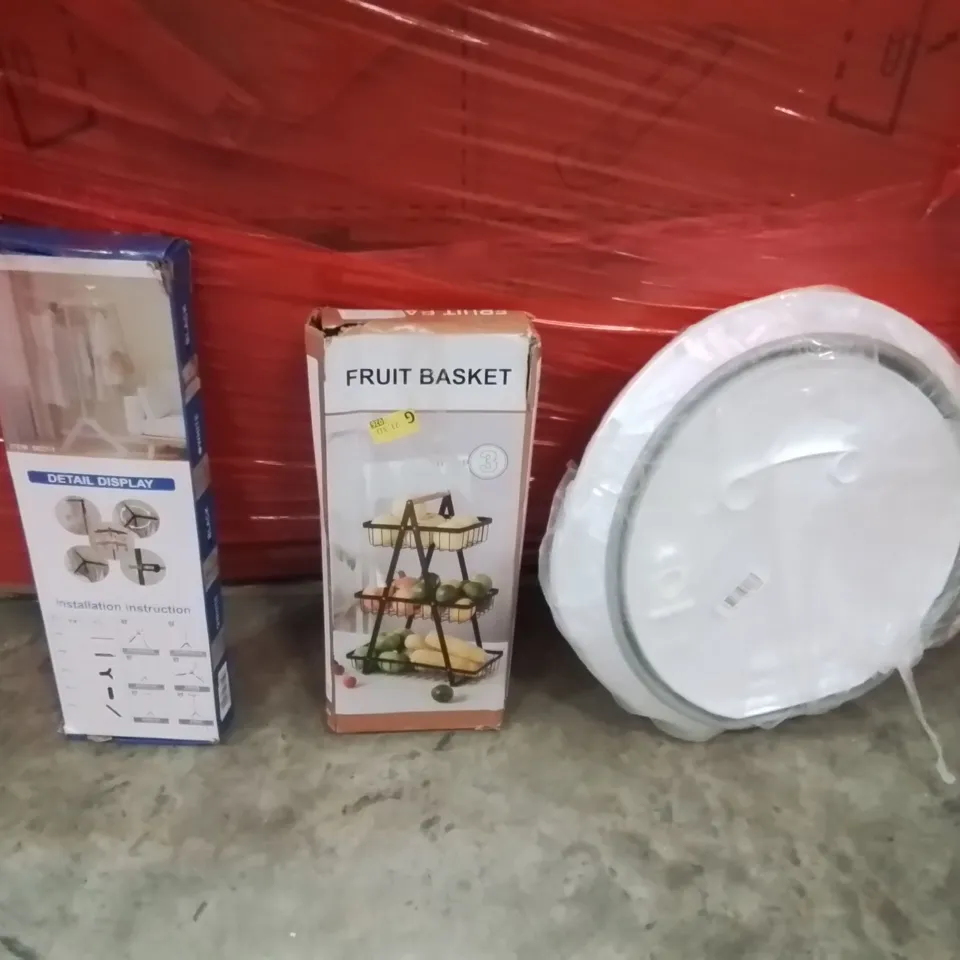 PALLET OF ASSORTED HOUSEHOLD GOODS AND PRODUCTS TO INCLUDE;CLOTHES AIRER,TOILET SEAT,FRUIT BASKET 