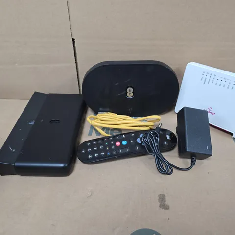 APPROXIMATELY 10 ASSORTED ELECTRICAL ITEMS TO INCLUDE PLUSNET ROUTER, ETHERENT CABLE, SKY REMOTE, ETC