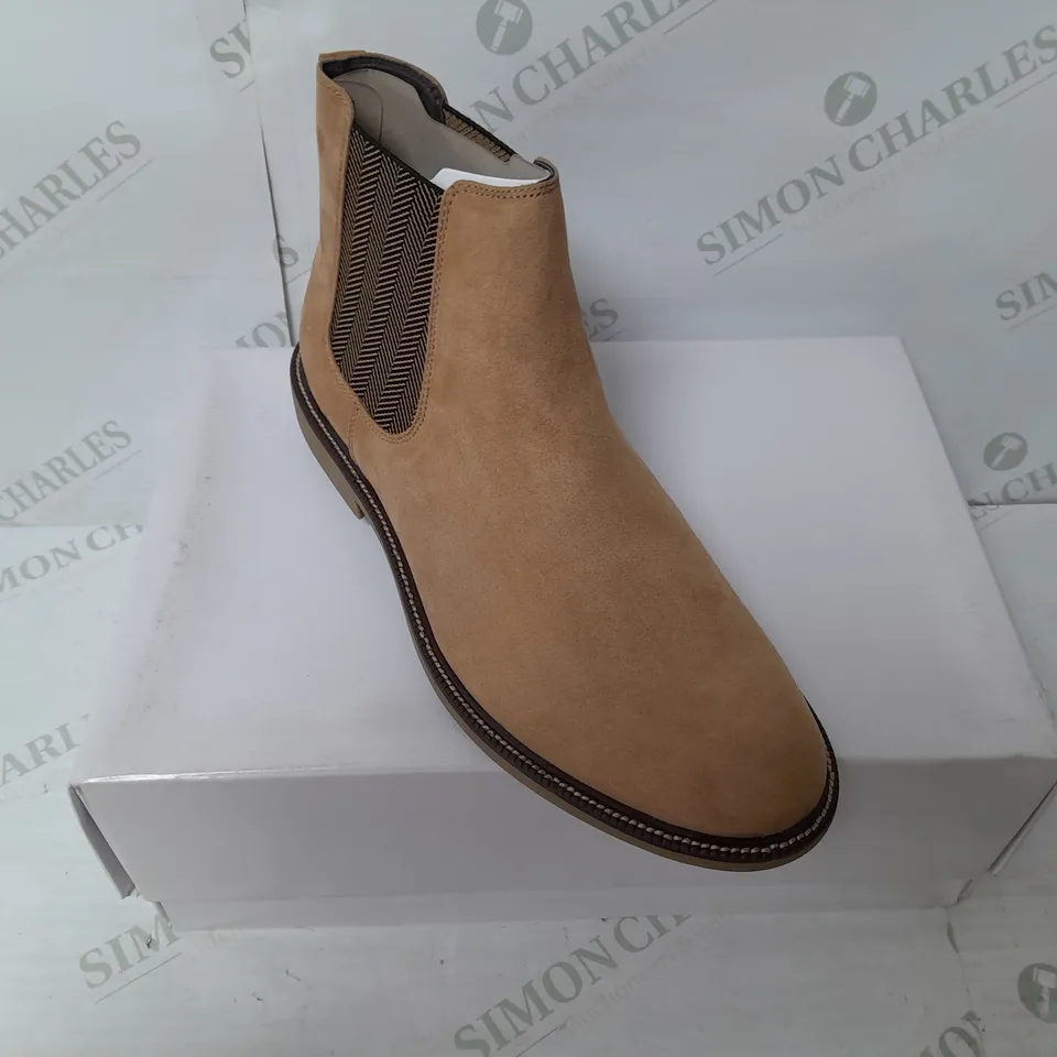FIND MENS MARSH MICROSUEDE ANKLE BOOT IN BISCUIT SIZE 11