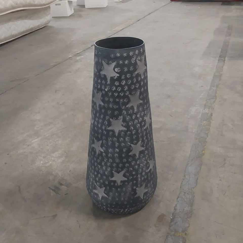 DESIGNER TABLE VASE