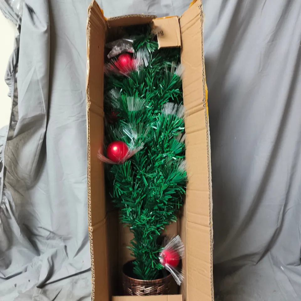 ARTIFICIAL CHRISTMAS TREE IN POT – 80 CM TALL, BOXED. ITEM IS MISSING A BAUBLE