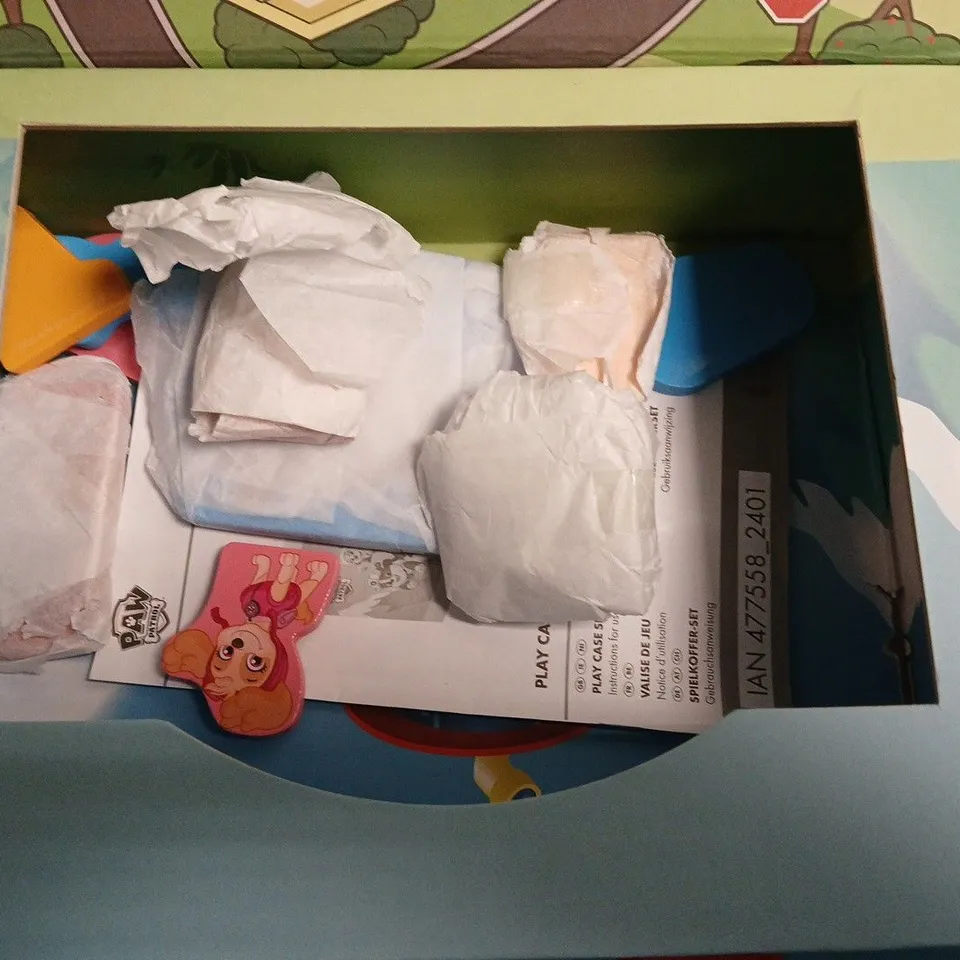 PAW PATROL PLAY CASE SET AND FIGURING