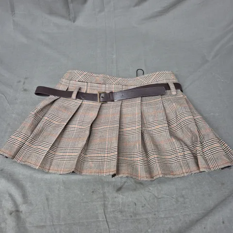 BERSHKA BELTED PLEATED MINI SKIRT IN BROWN PLAID SIZE M