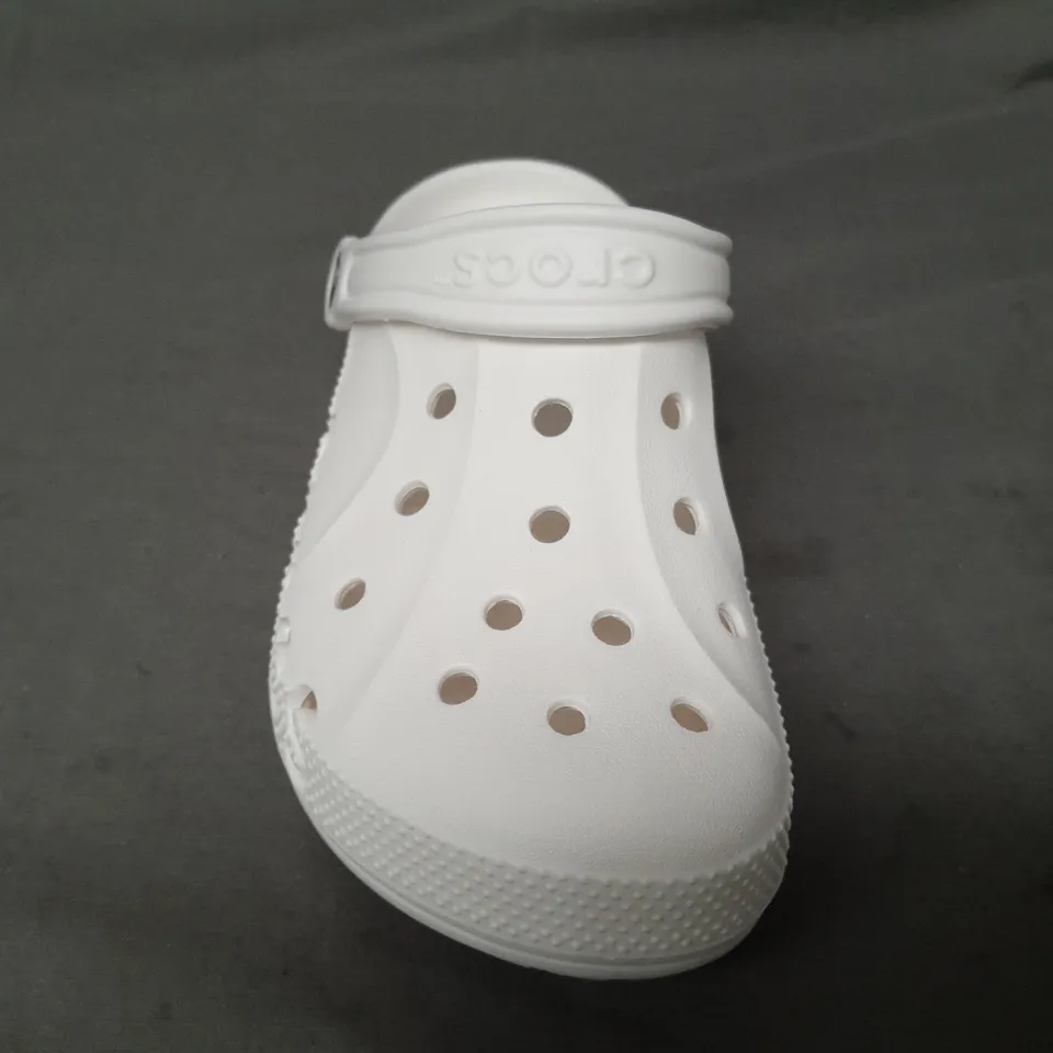 PAIR OF CROCS BAYA CLOGS IN WHITE UK SIZE M5/W6