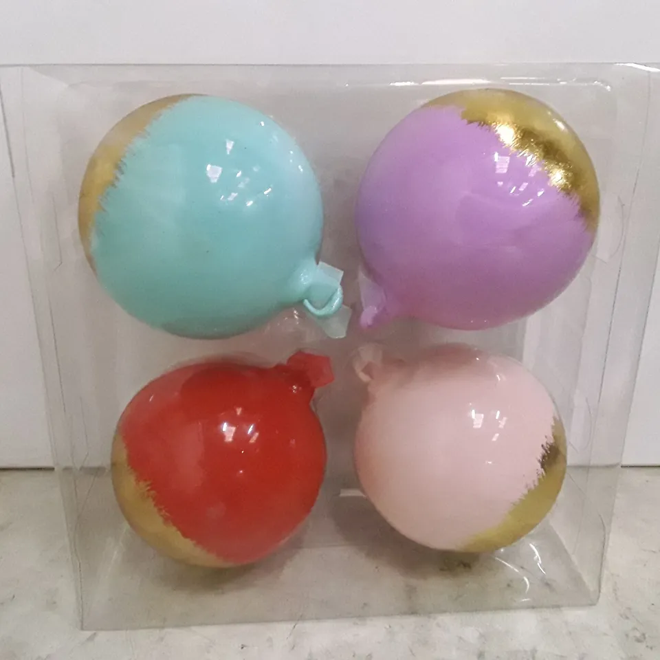 BOX CONTAINING APPROXIMATELY 9 BRAND NEW BOXED GLASS BAUBLE 4PKS