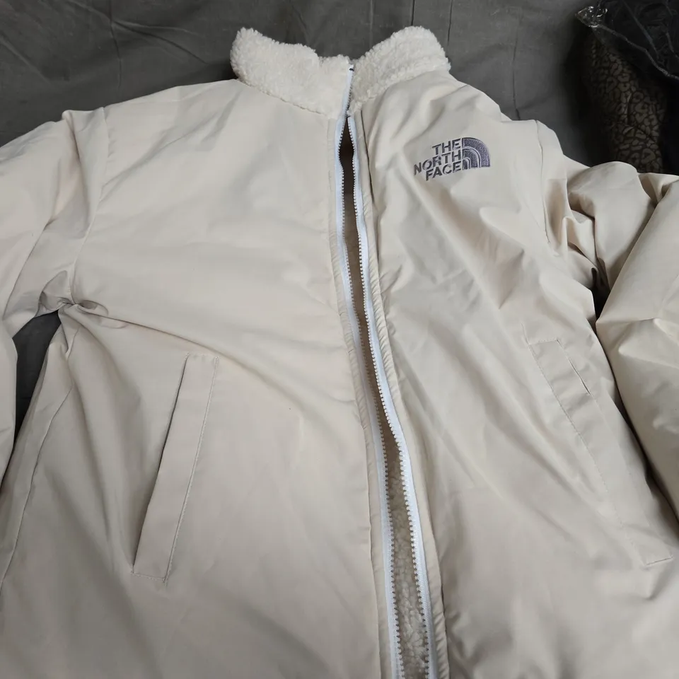 THE NORTH FACE REVERSIBLE  JACKET SIZE S 