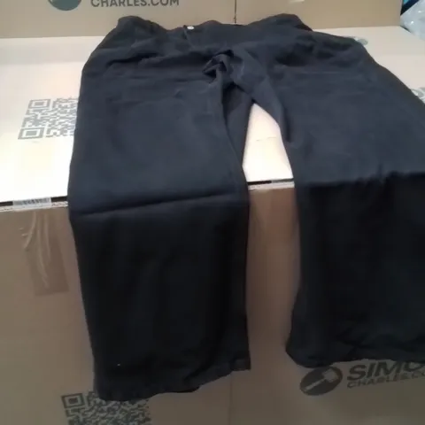 BOXED BRAND NEW APPROXIMATELY 7 SIMPLY BE PLEAT DETAIL JEANS WASHED BLACK SIZE 18L
