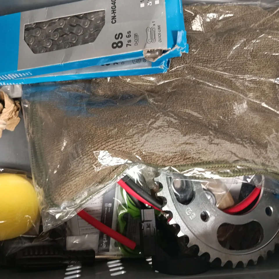 APPROXIMATELY 8 ASSORTED ITEMS TO INCLUDE YURNLV, OXFORD FORK MOUNT, ETC