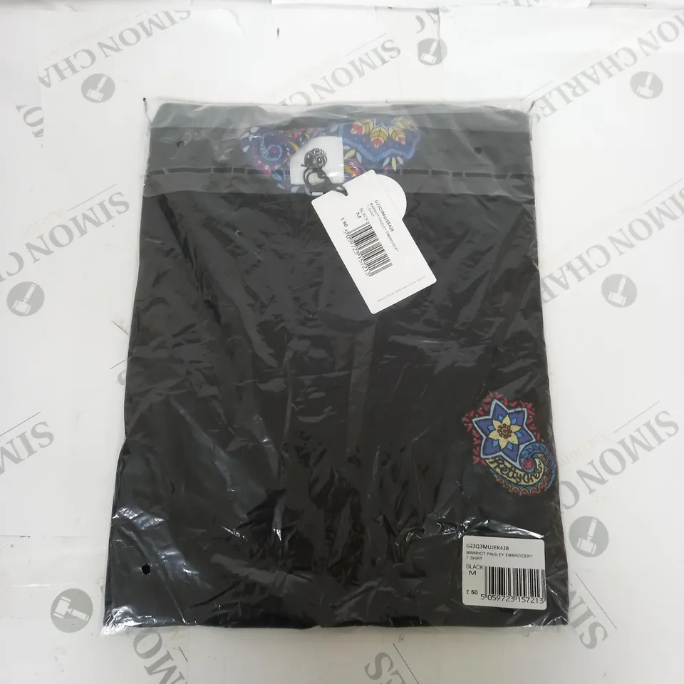 BAGGED PRETTY GREEN MARRIOT PAISLEY EMBROIERY T-SHIRT SIZE M