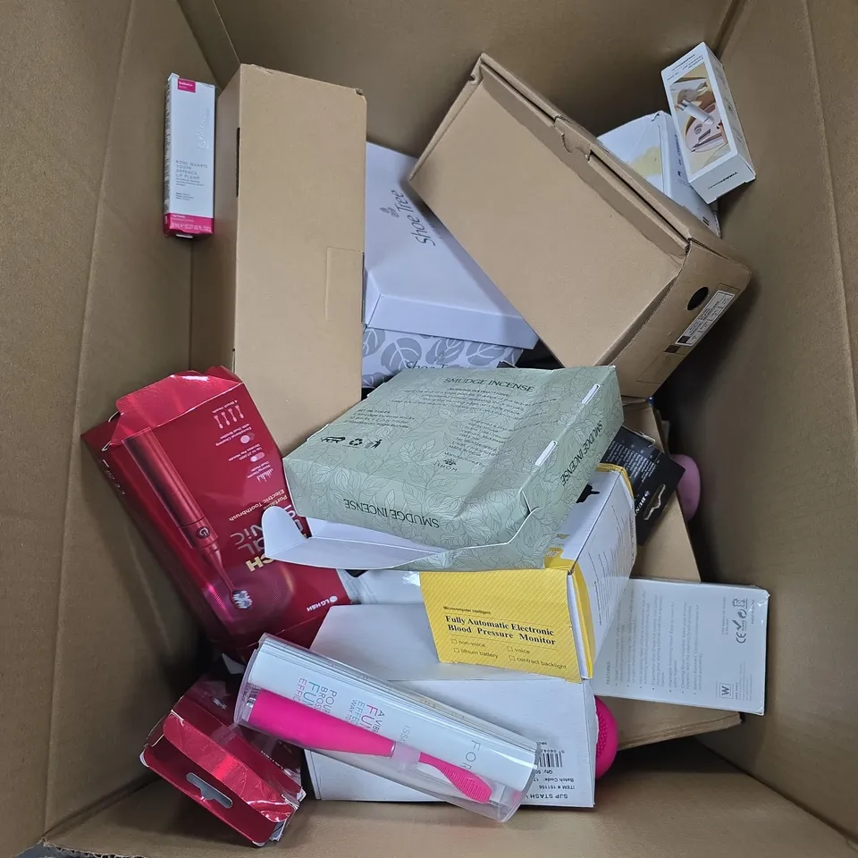 BOX OF APPROXIMATELY 30 ASSORTED ITEMS TO INCLUDE MASSAGER, BIKINI TOUCH, ORAL IRRIGATOR, LG ELECTRIC TOOTHBRUSH ETC