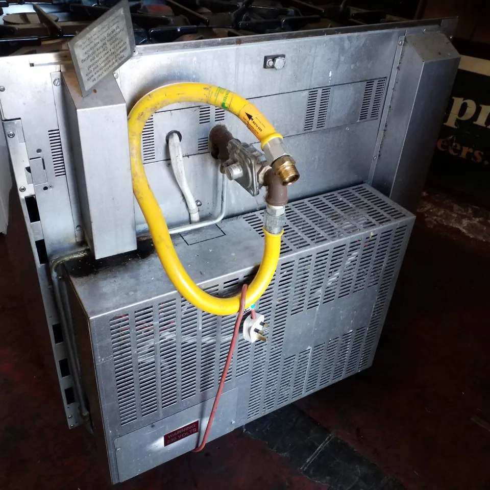 MOORLAND VULCAN 6 BURNER GAS COOKER