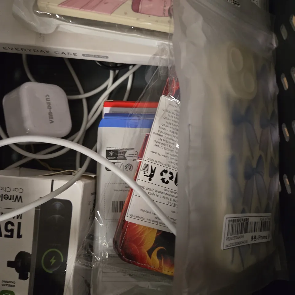 APPROX 15 ASSORTED MOBILE PHONE ACCESSORIES TO INCLUDE PHONE CASES, SELFIE STICKS, POWER ADAPTERS, ETC 