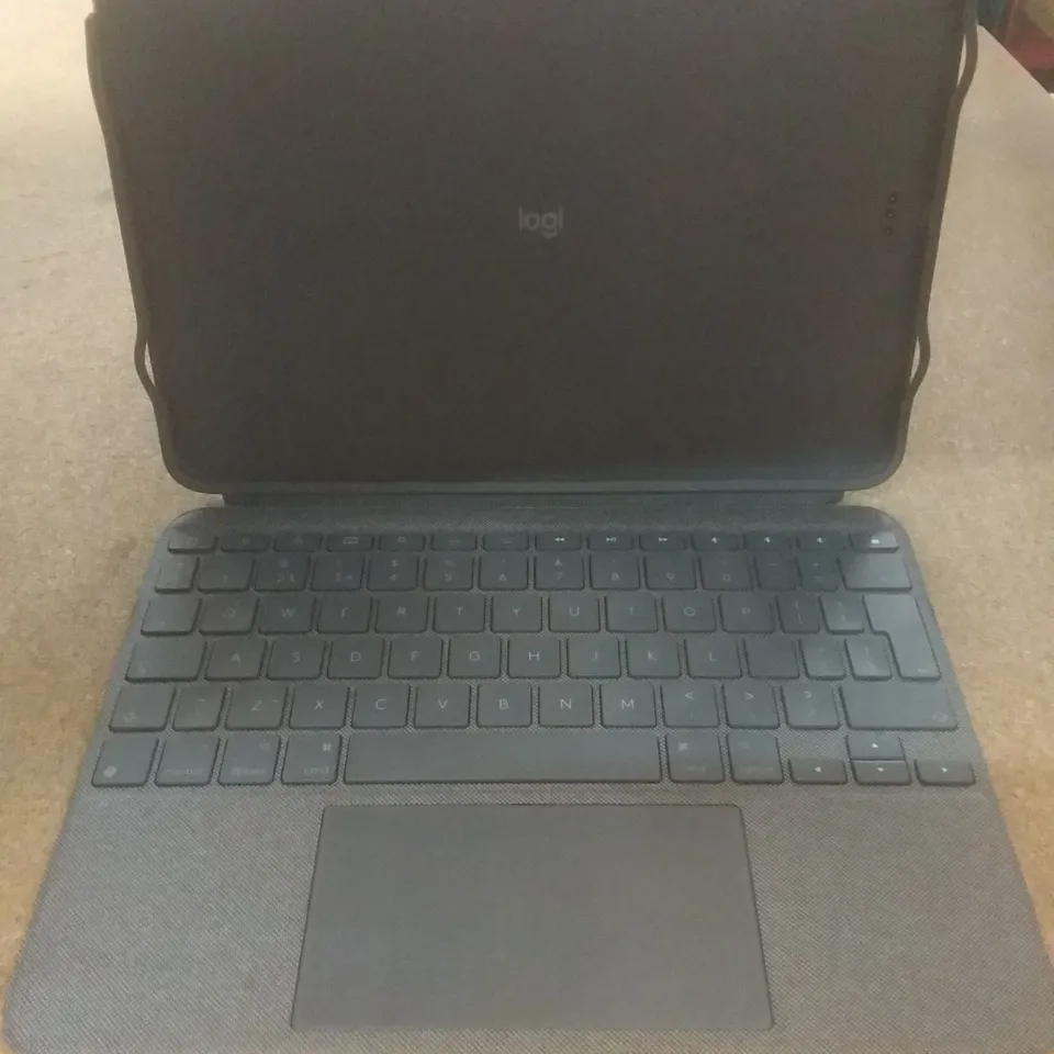 LOGITECH COMBO TOUCH IPAD AIR (4TH, 5TH GEN)
