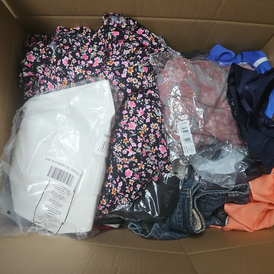 LARGE BOX OF APPROXIMATELY 20 ASSORTED CLOTHING ITEMS IN VARIOUS SIZES, STYLES AND COLOURS