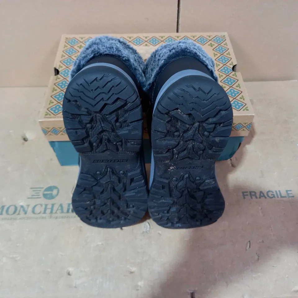 BOXED PAIR OF SKECHERS - SIZE 5.5