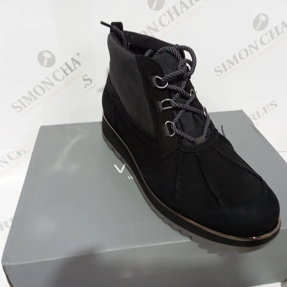 VIONIC NOLAN WATERPROOF BLACK SIZE 9 - BOXED 
