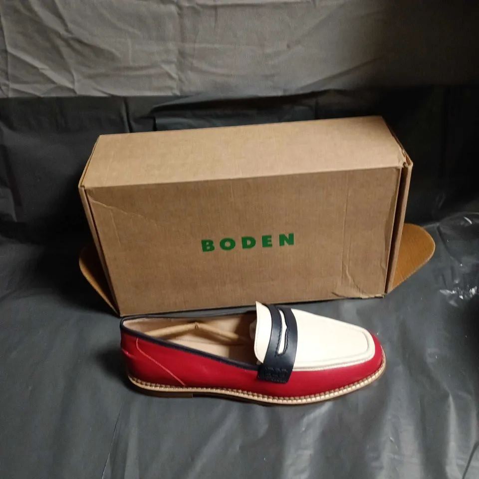 BODEN WOMEN'S RED & WHITE LEATHER SLIP-ON LOAFERS – NAVY STRAP - SIZE EUR 40 