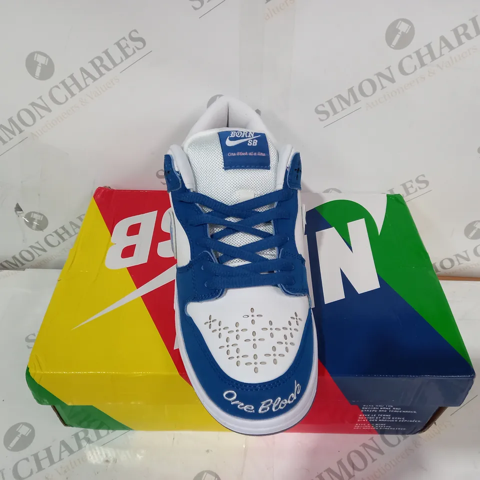 BOXED NIKE SB DUNKS LOW - ONE BLOCK AT A TIME SIZE 7
