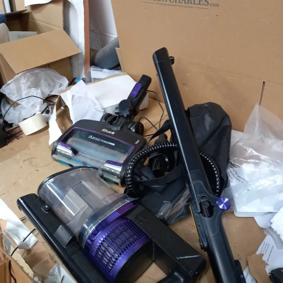 SHARK CORDLESS STICK VACUUM IZ390UKTQ