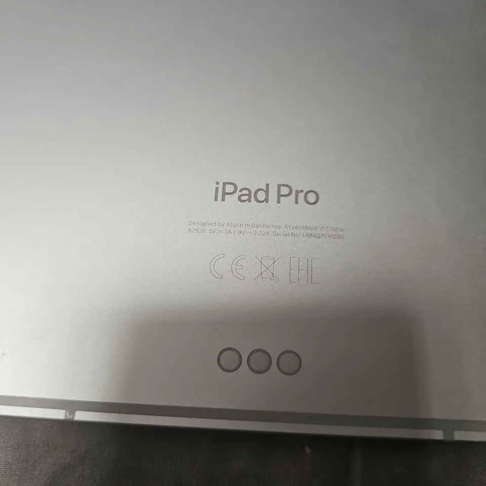 APPLE IPAD PRO 13-INCH A2926 – SILVER TABLET