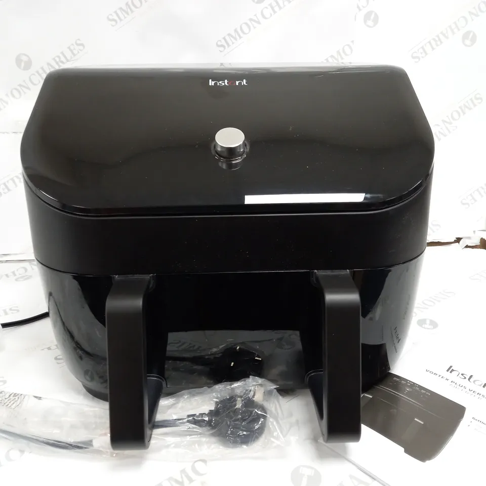 BOXED INSTANT VORTEX PLUS VERSAZONE AIR FRYER 