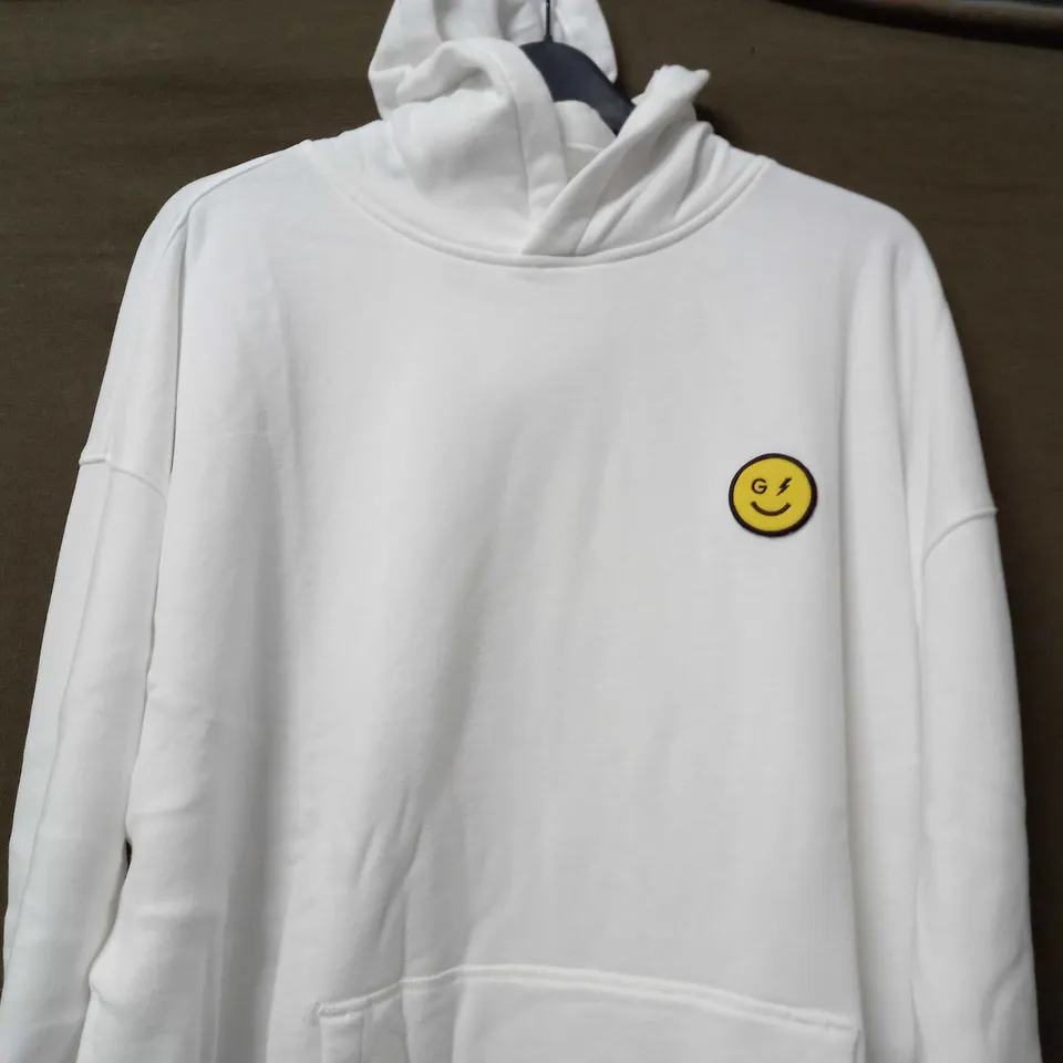 GILLY HICKS FIND YOUR HAPPY PLACE HOODIE IN WHITE - XL