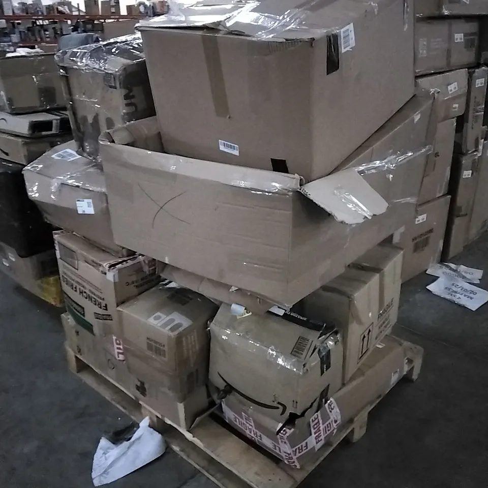 PALLET OF ASSORTED BOXED FURNITURE AND HOUSEHOLD ITEMS 