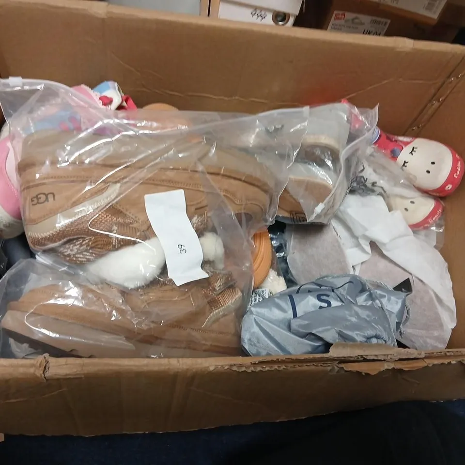 LARGE QUANTITY OF ASSORTED SHOES AND FOOTWEAR