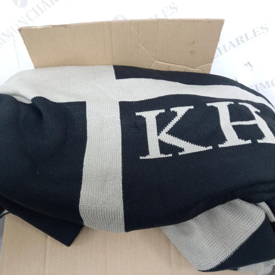 BOXED BLANKET WITH LETTER KH PRINT BLACK AND GREY