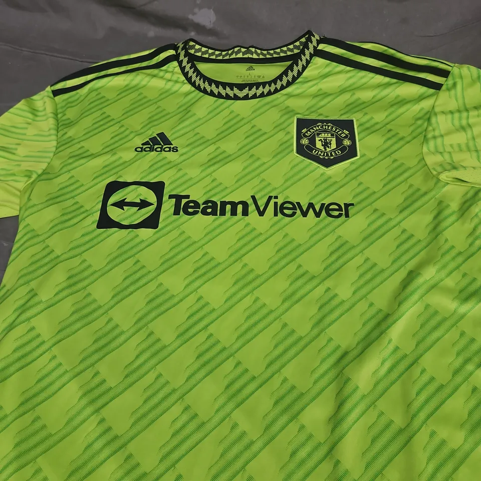MANCHESTER UNITED FC AWAY SHIRT – LARGE 