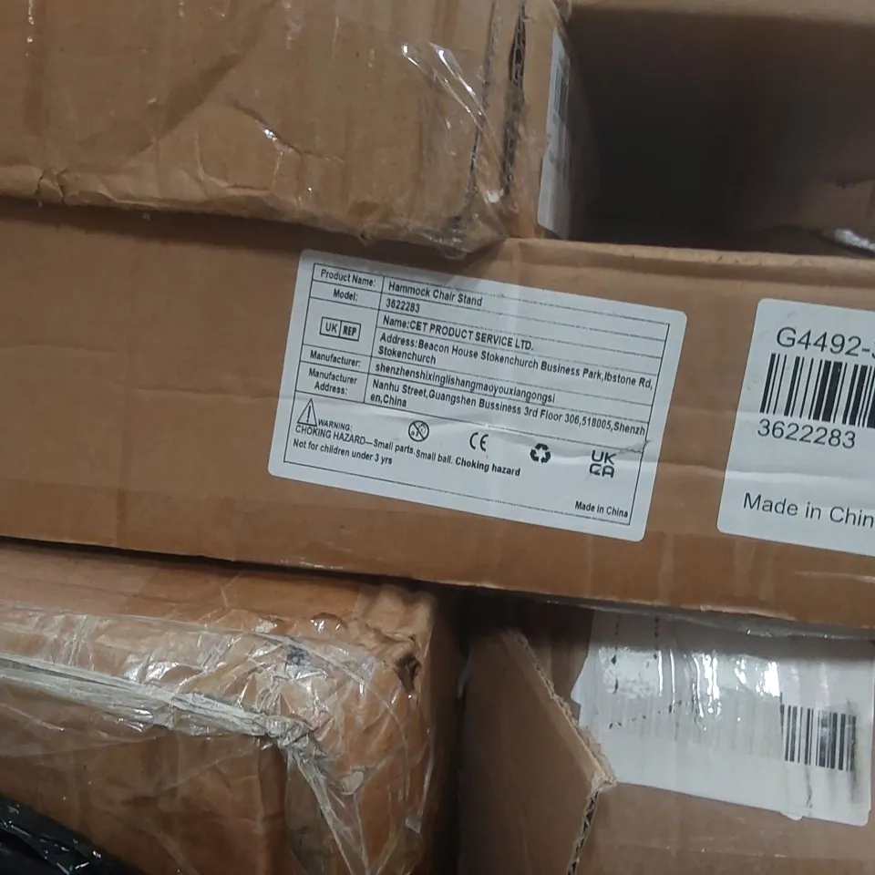 PALLET CONTAINING A LARGE QUANTITY OF ASSORTED ITEMS INCLUDING: CAMPING STOVE, HAMMOCK CHAIR STAND, RUBBISH BIN ECT