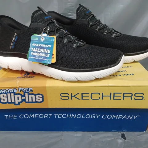 BOXED PAIR OF SKECHERS TRAINERS IN BLACK SIZE 8