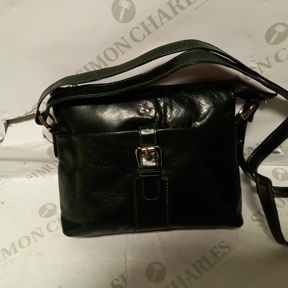 ASHWOOD MEDIUM STELLA BUCKLE POCKET LEATHER CROSSBODY - DARK GREEN