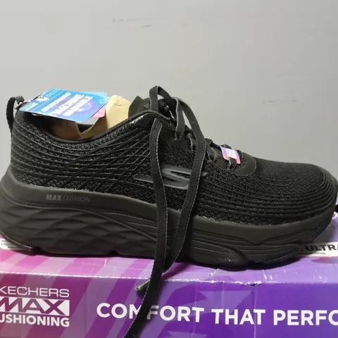 BOXED SKECHERS MAX CUSHIONING ELITE IN BLACK - UK 6 