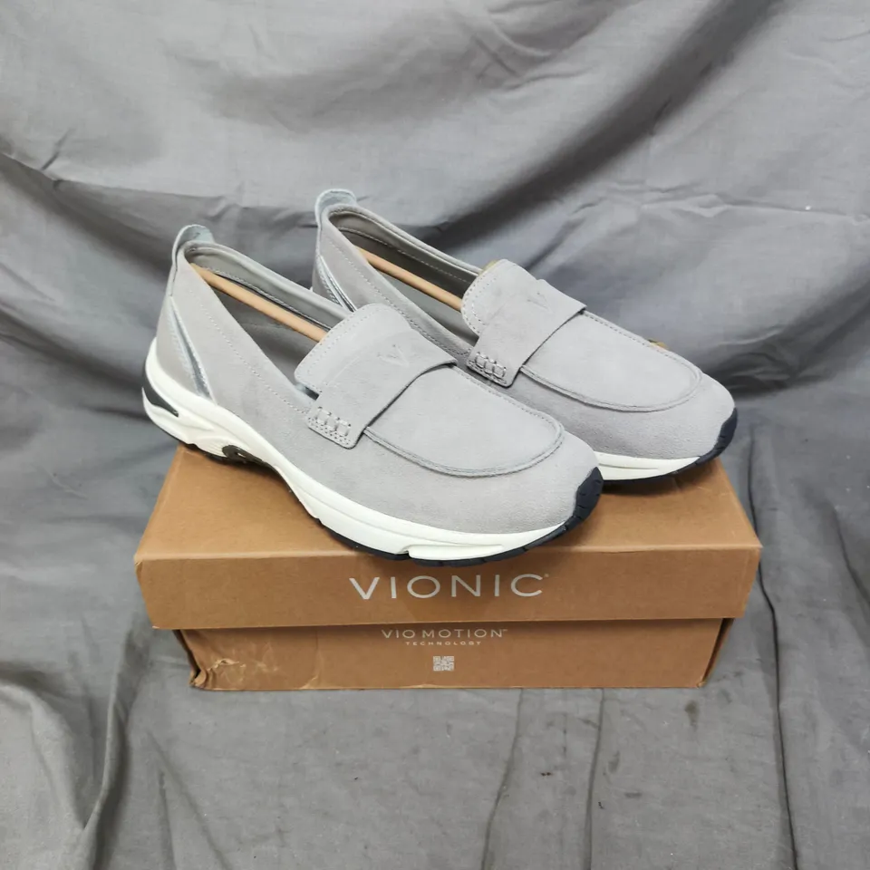 VIONIC 23 WALK LOAFER - 6